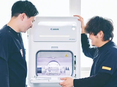 現場で指導している様子